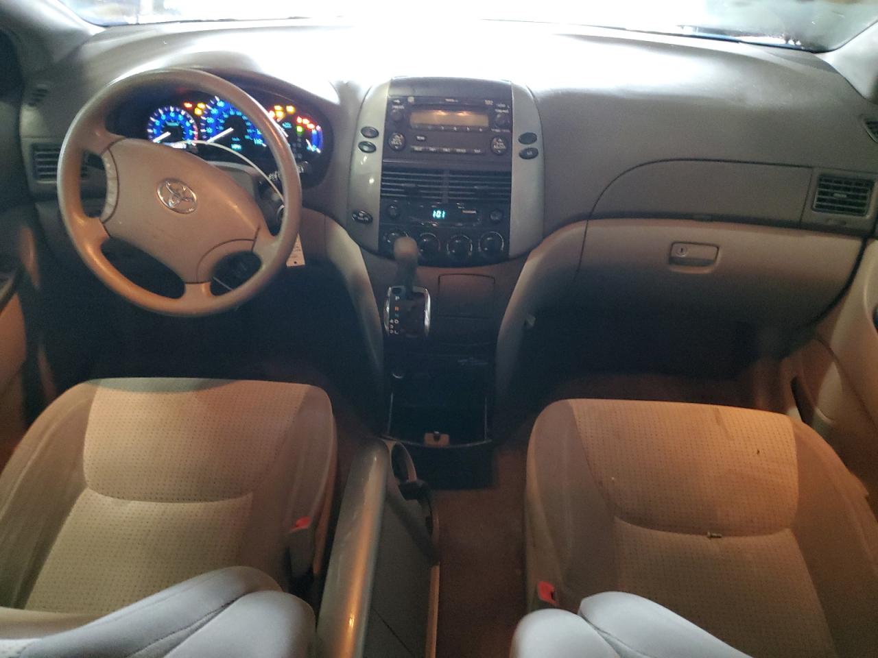 2008 Toyota Sienna - Image 8