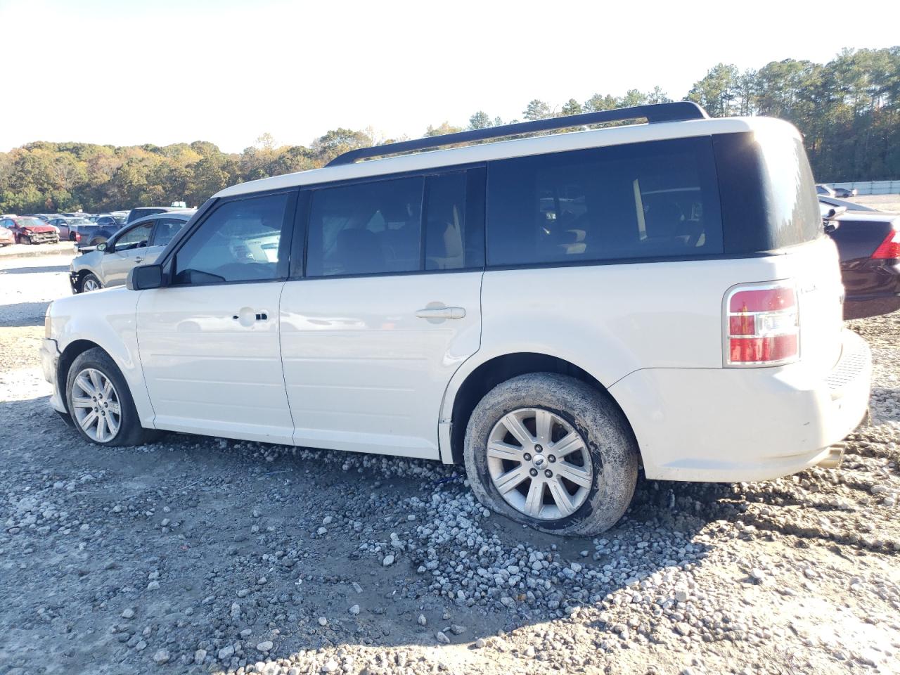 2010 Ford Flex - Image 2
