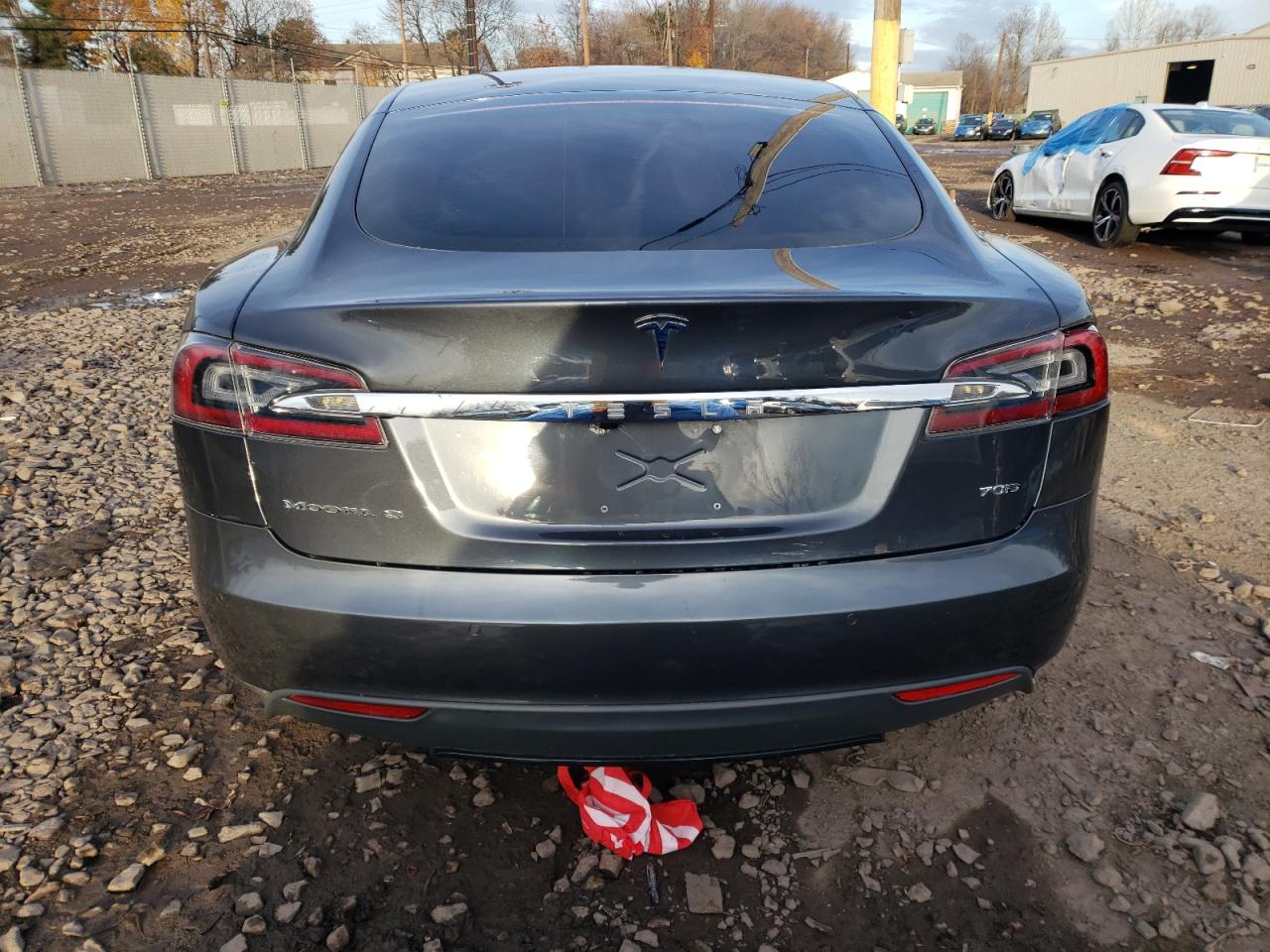 2015 Tesla Model S VIN: 5YJSA1E25FF108744 Lot: 81728224