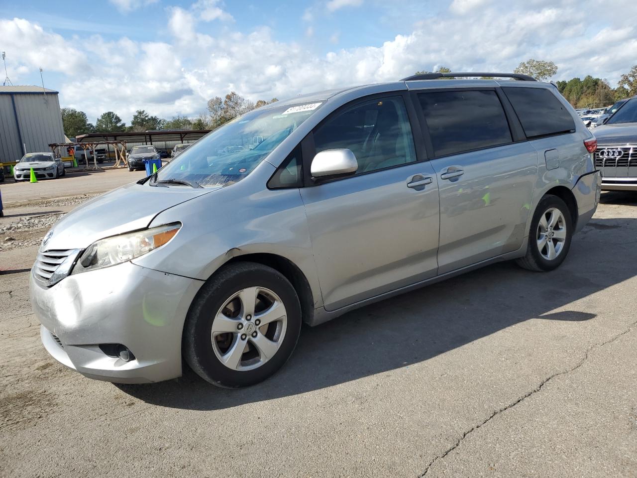 2015 Toyota Sienna - Image 1
