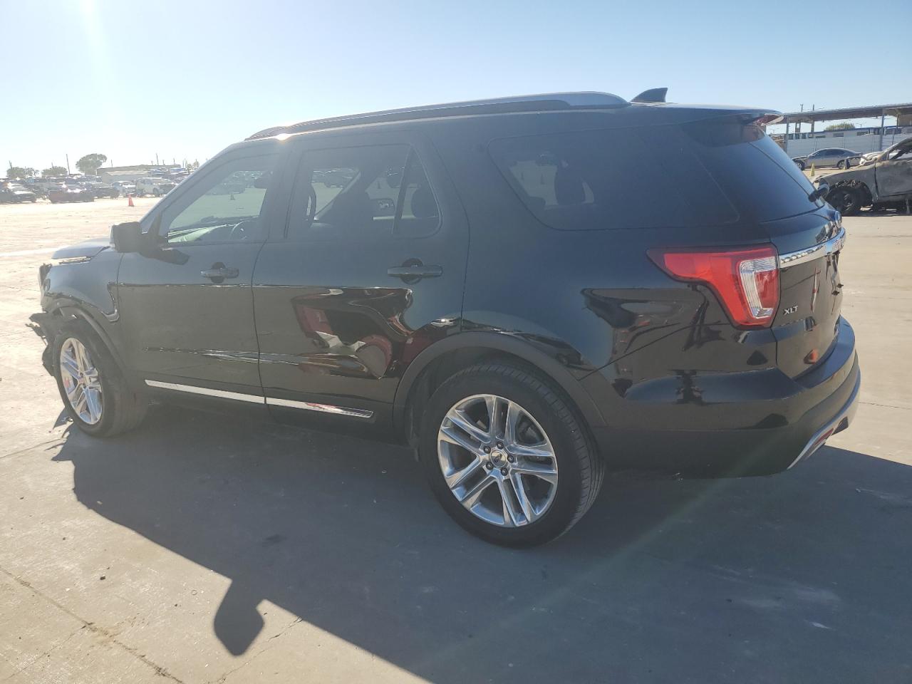 VIN 1FM5K7D8XHGC65645 2017 FORD EXPLORER no.2