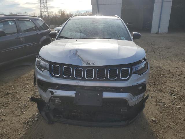  JEEP COMPASS 2024 Srebrny