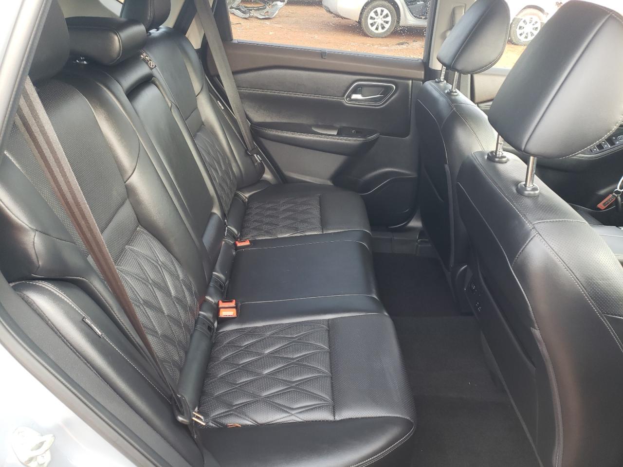 2021 Nissan Rogue - Image 11