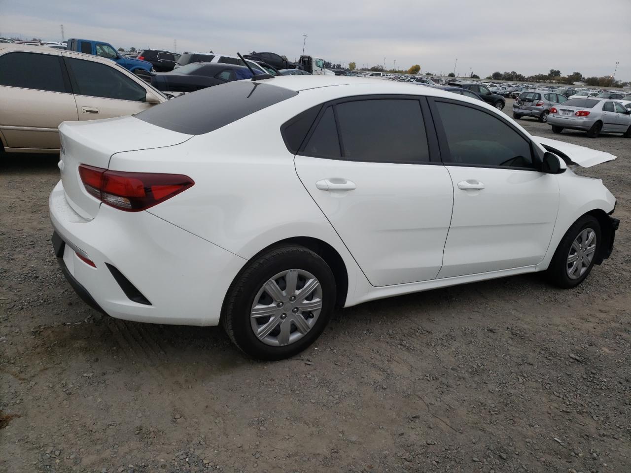 2022 Kia Rio - Image 3