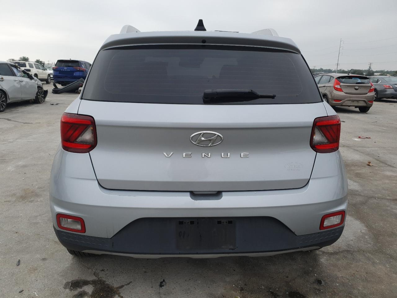 2022 Hyundai Venue - Image 6