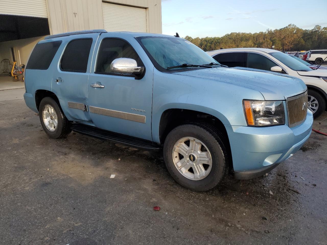 2011 Chevrolet Tahoe - Image 4