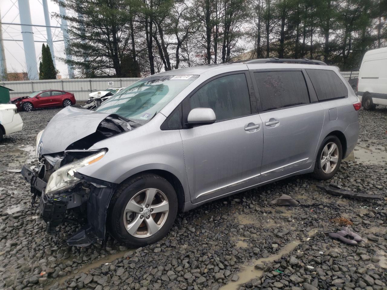 2017 Toyota Sienna - Image 1