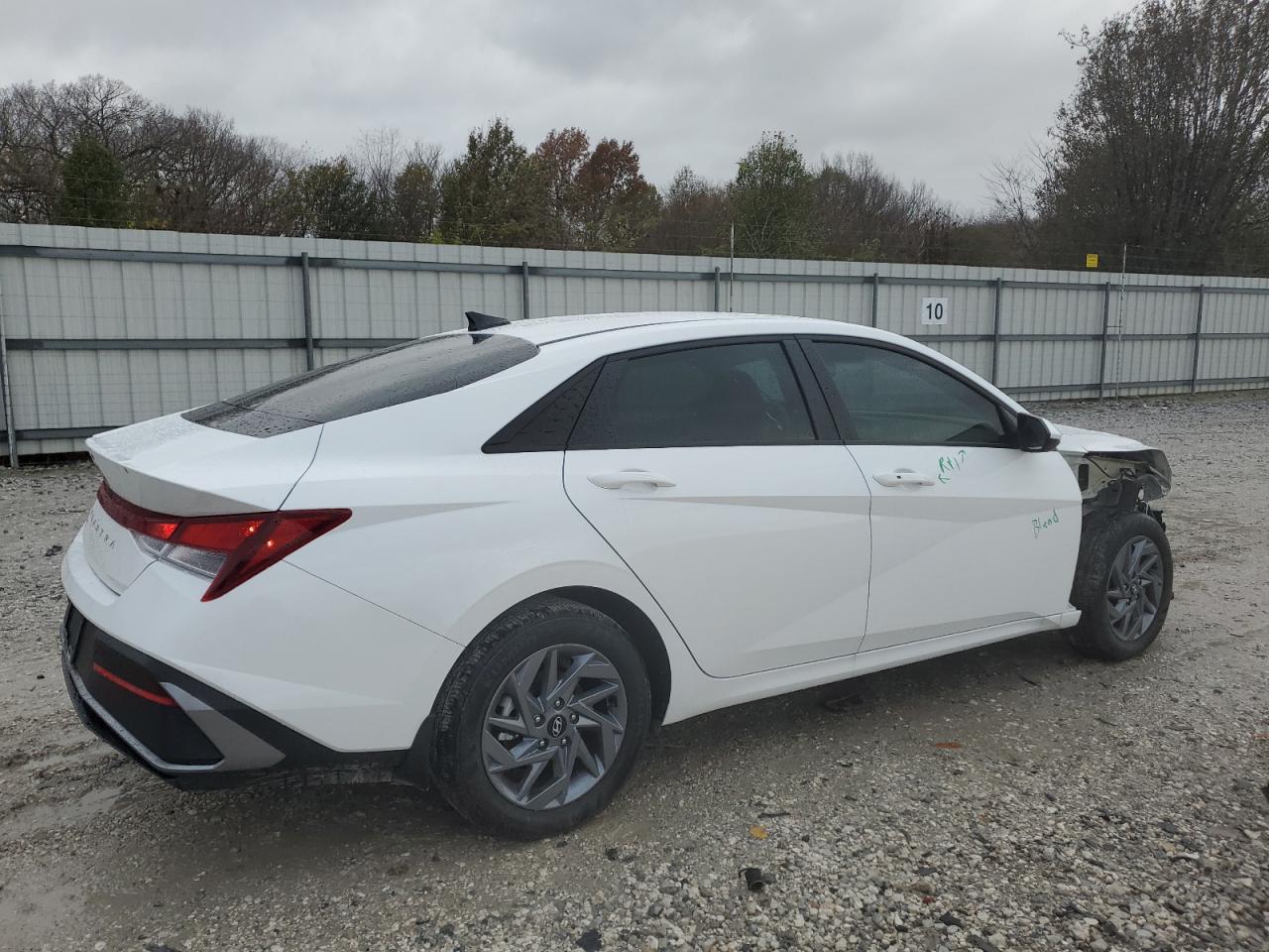 2024 Hyundai Elantra - Image 3