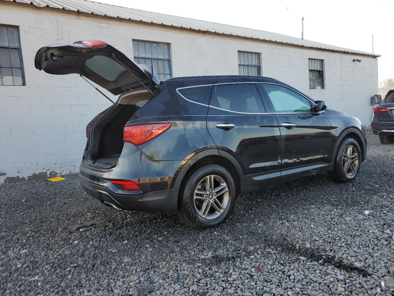 2017 Hyundai Santa Fe - Image 3