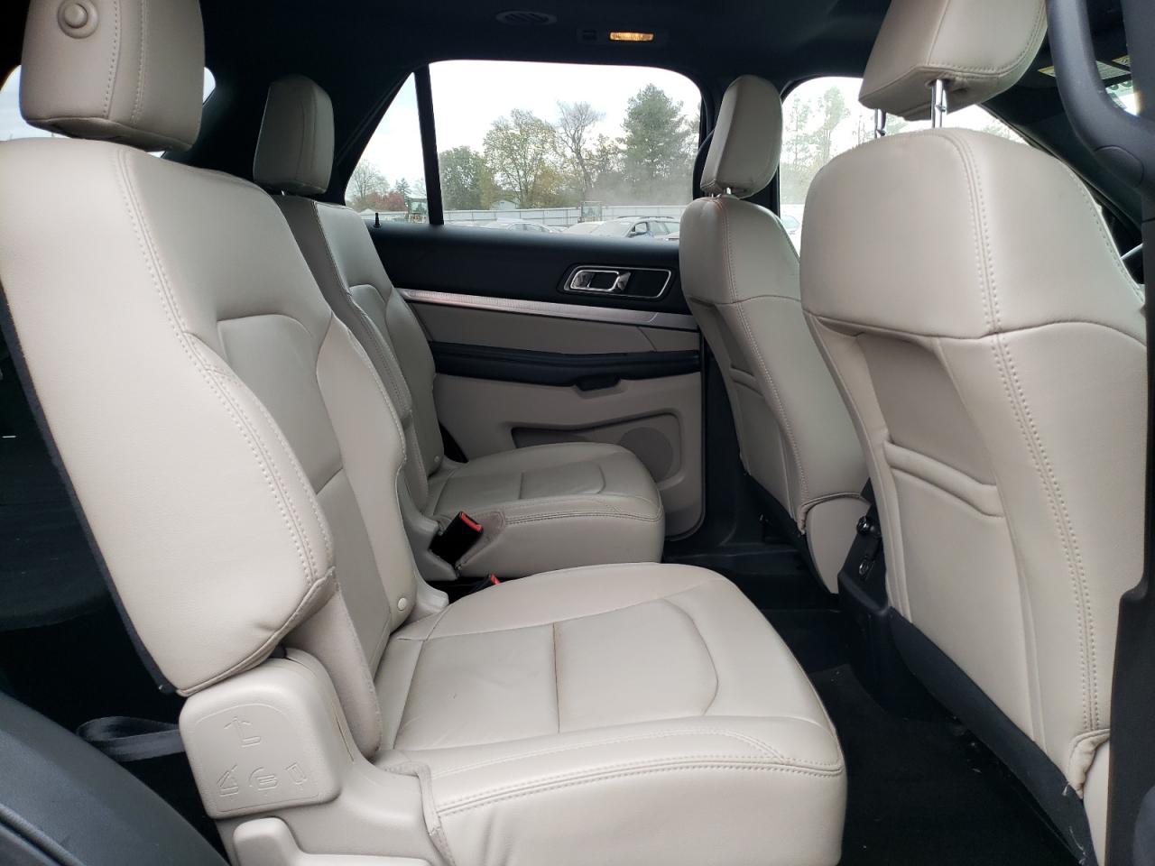 2018 Ford Explorer - Image 11
