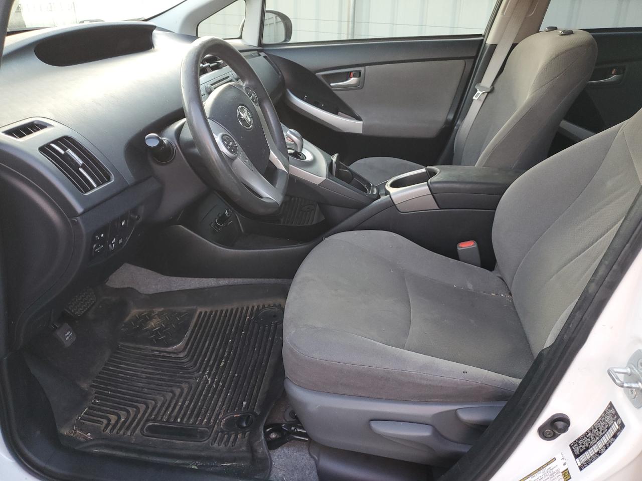 2015 Toyota Prius - Image 7
