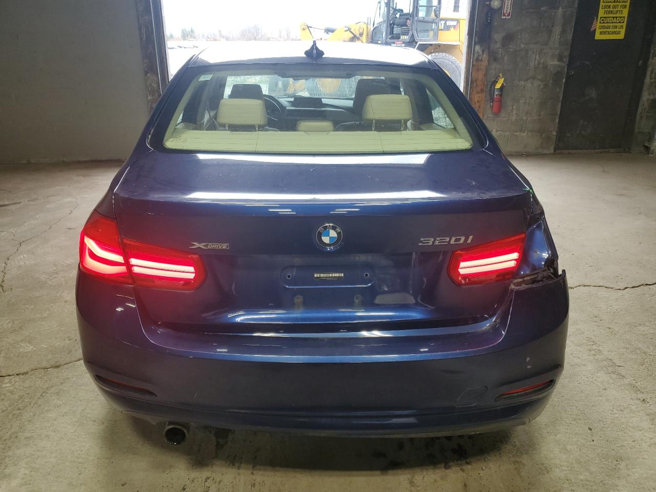 WBA8E5G52GNT93223 2016 BMW 320 Xi