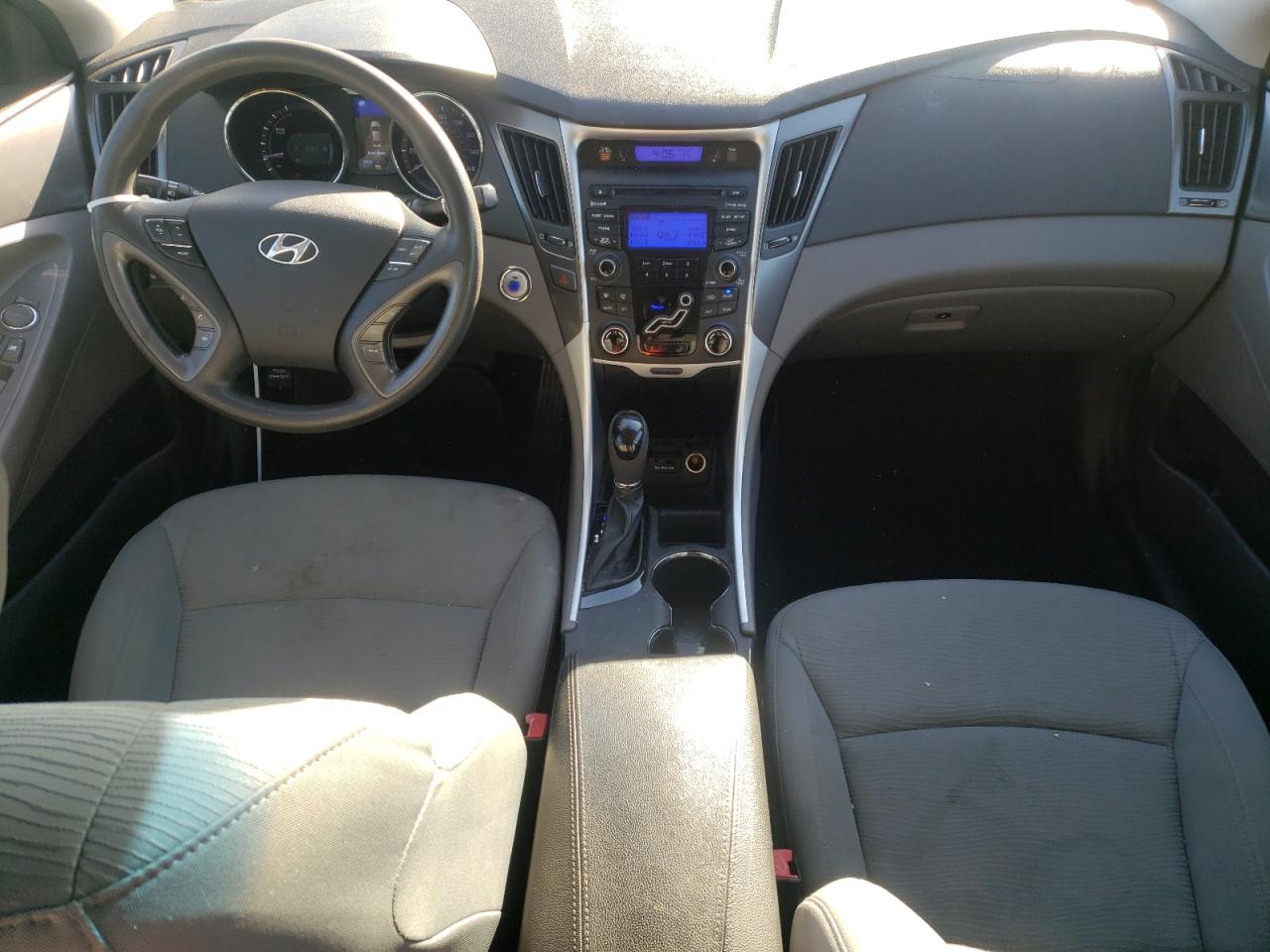 2012 Hyundai Sonata - Image 8
