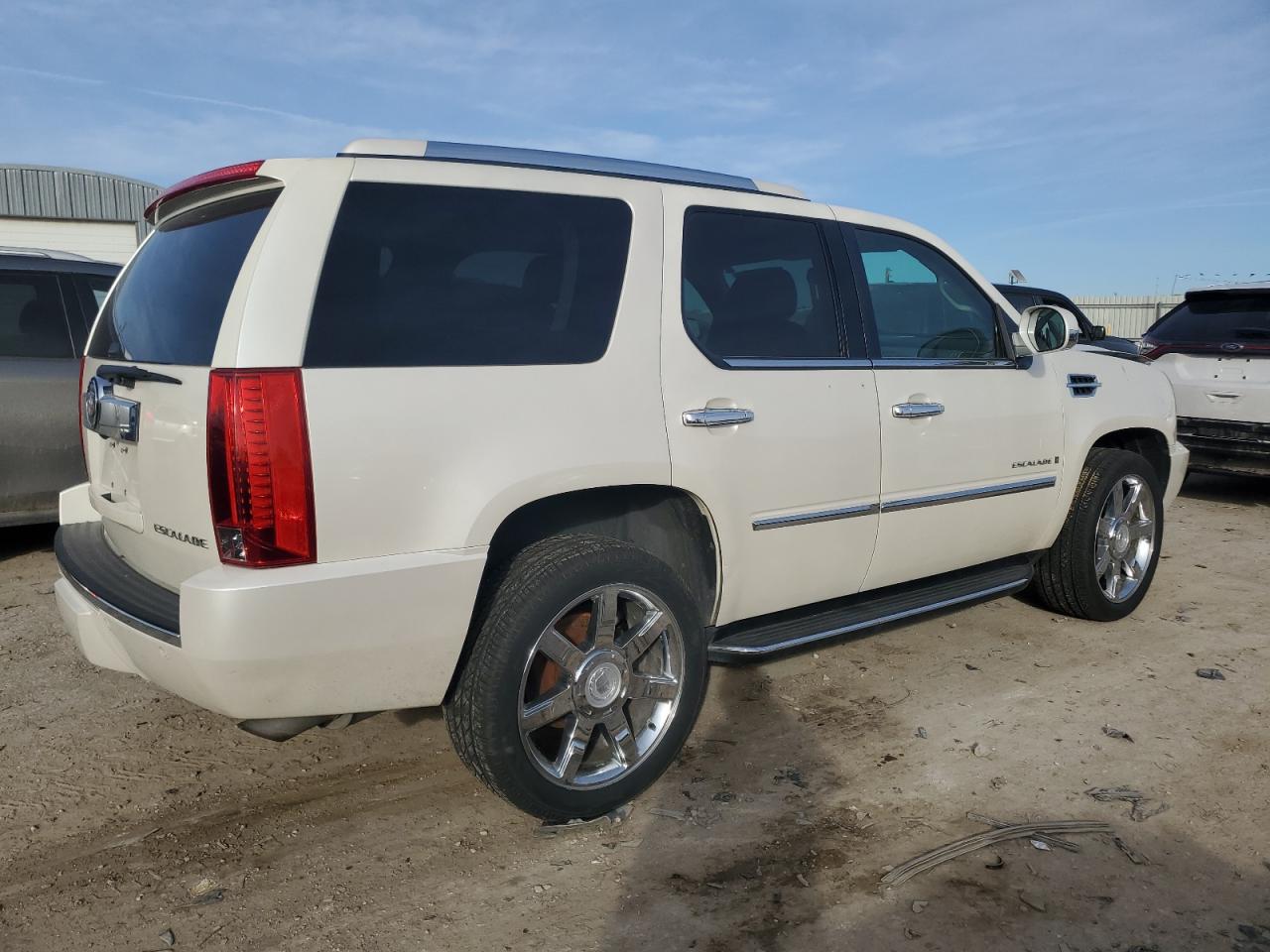 2008 Cadillac Escalade - Image 3
