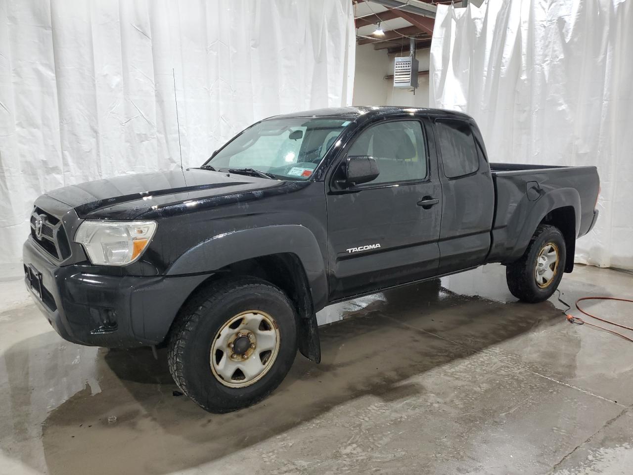 VIN 5TFUX4EN6EX027825 2014 TOYOTA TACOMA no.1