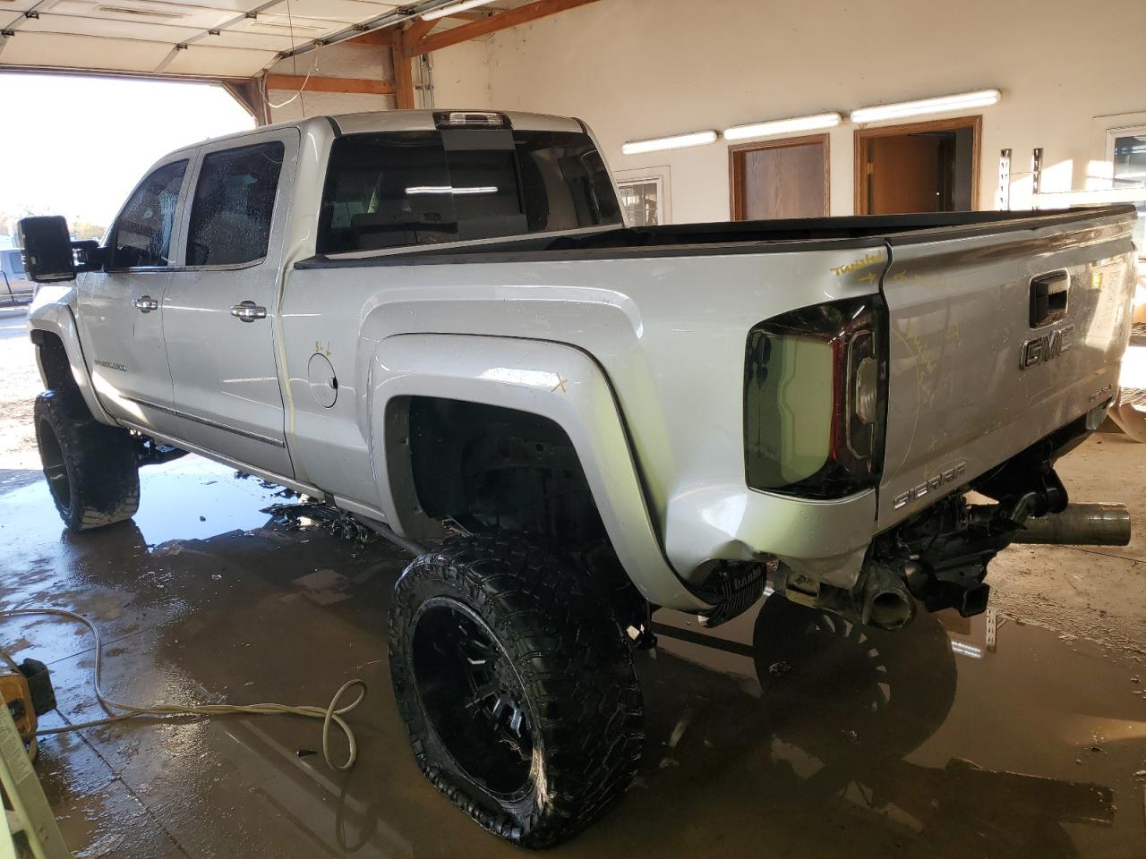 2019 GMC Sierra - Image 2