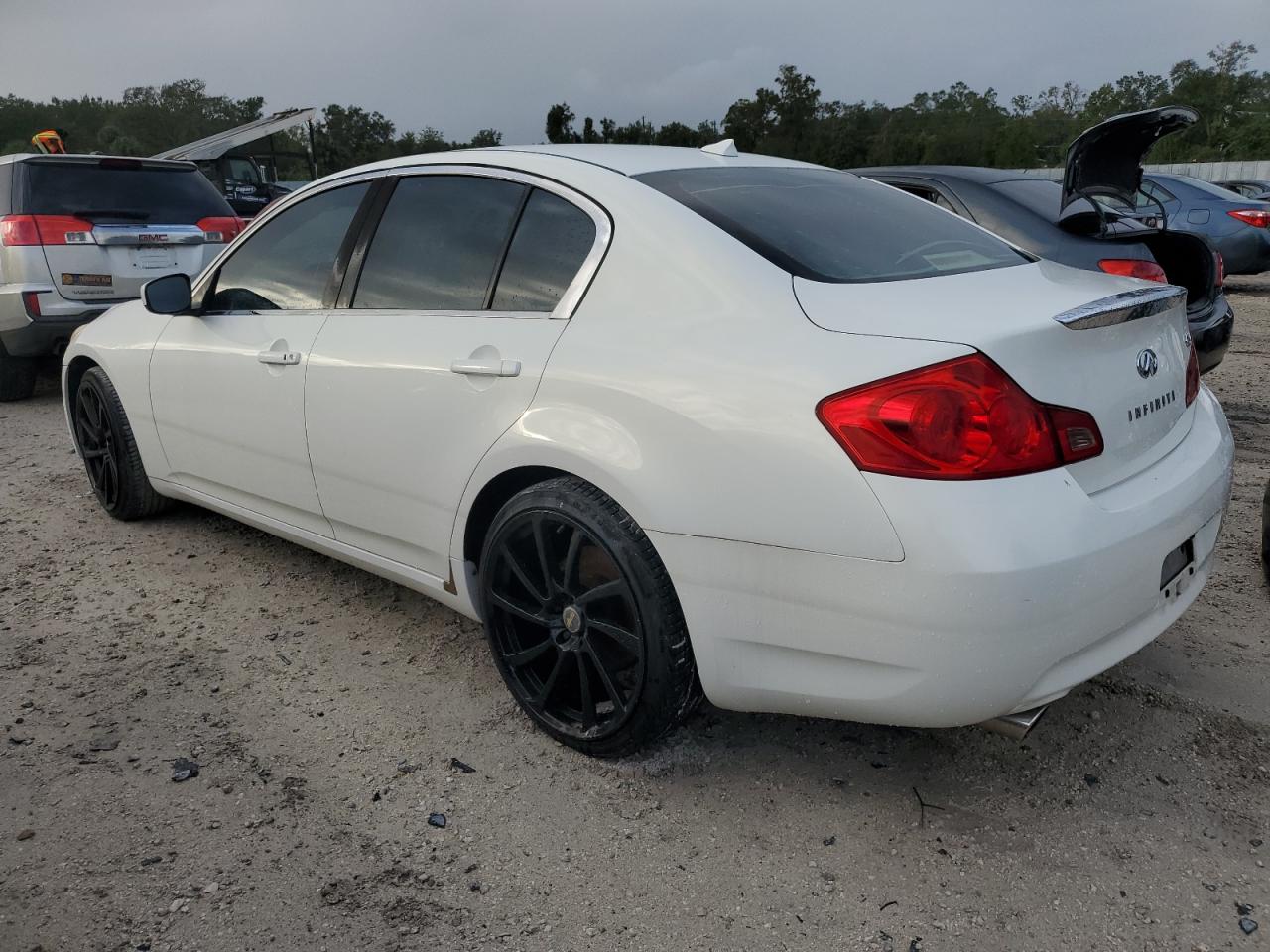2009 Infiniti G - Image 2