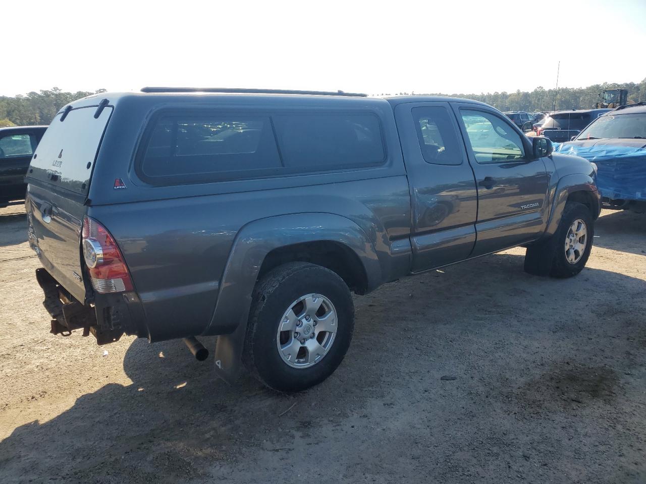 2014 Toyota Tacoma - Image 3