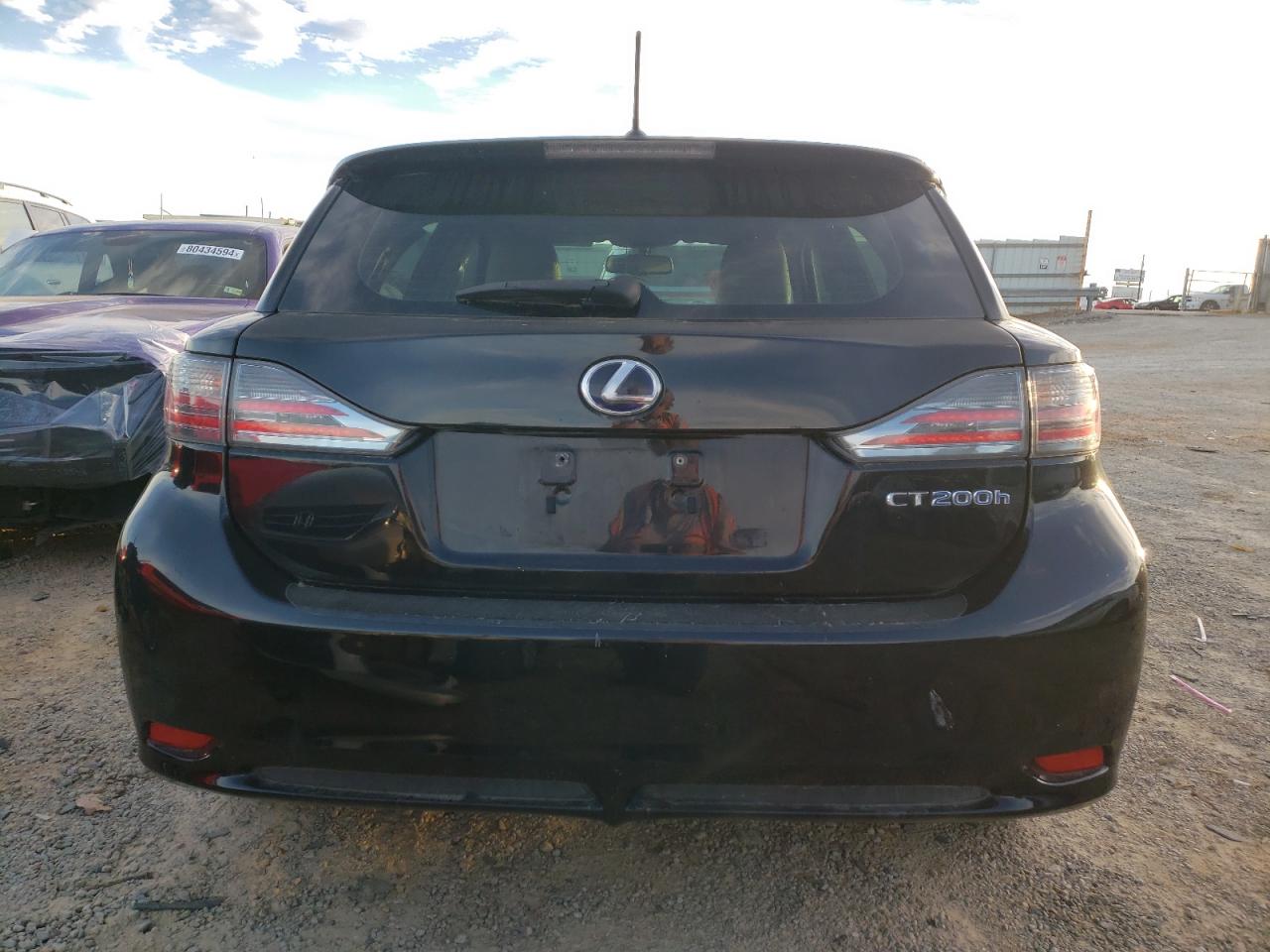2011 Lexus CT - Image 6