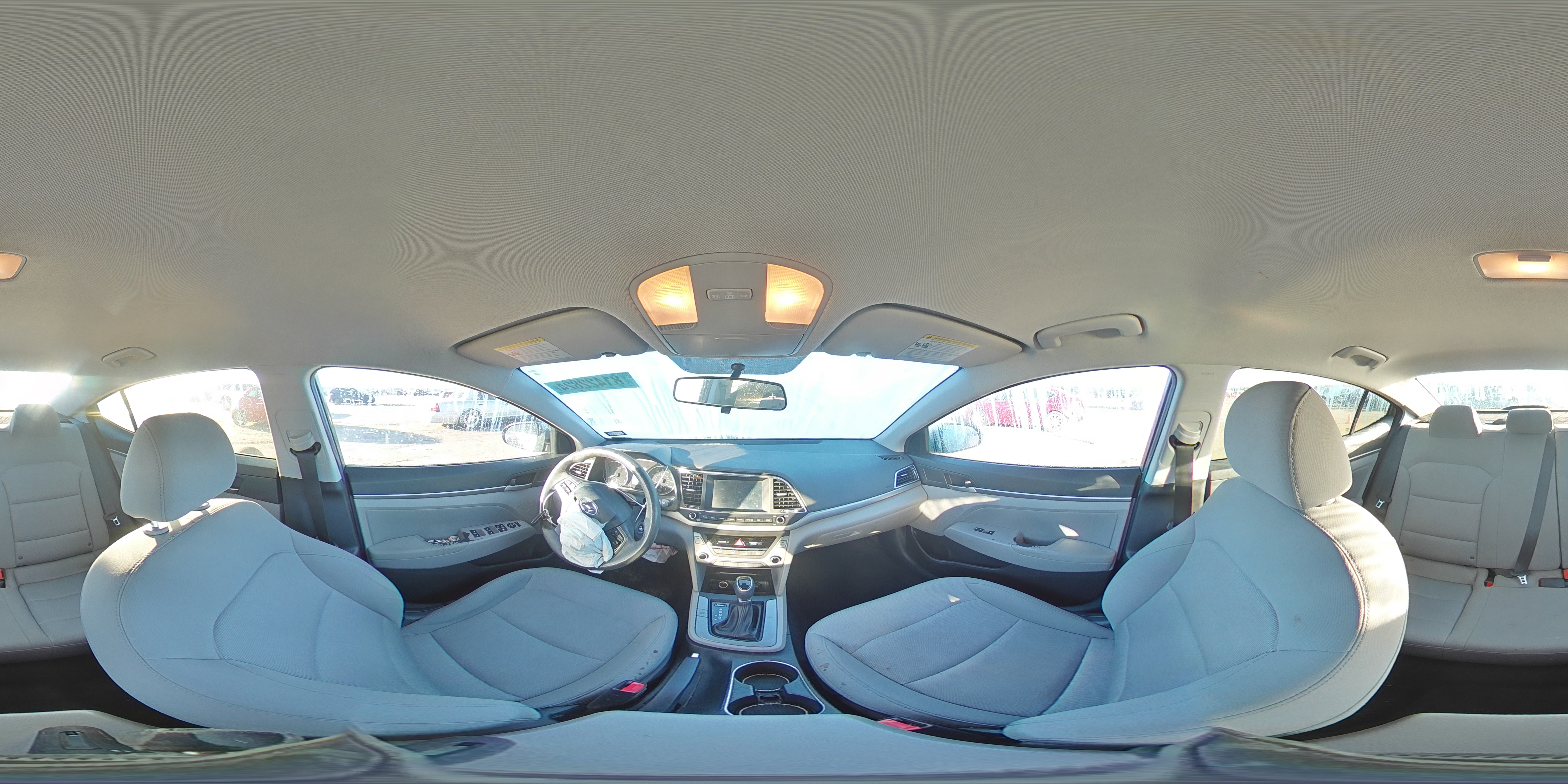 2018 Hyundai Elantra - Image 12