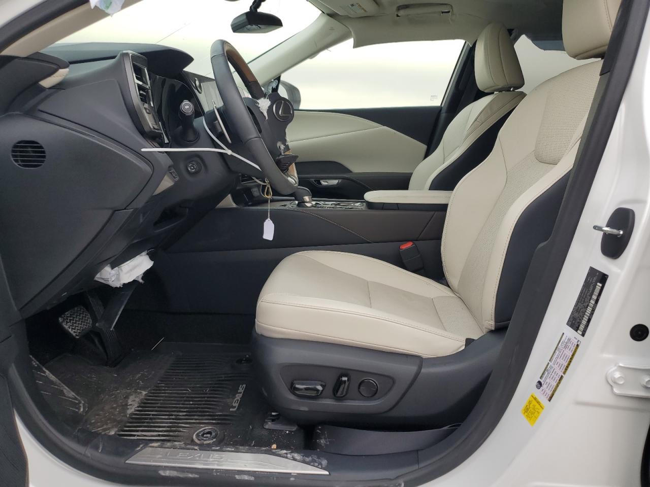 2024 Lexus RX - Image 7