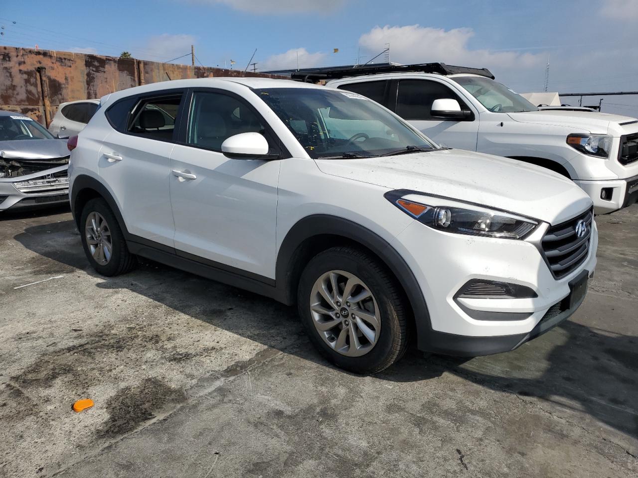 2017 Hyundai Tucson - Image 4