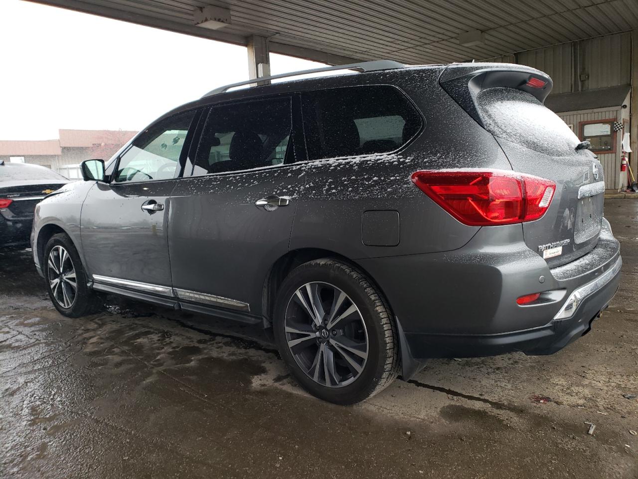 2019 Nissan Pathfinder - Image 2