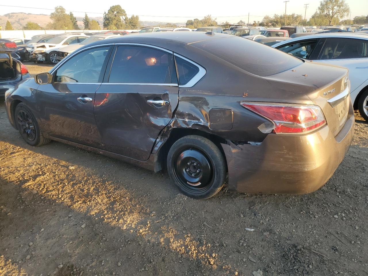 2015 Nissan Altima - Image 2