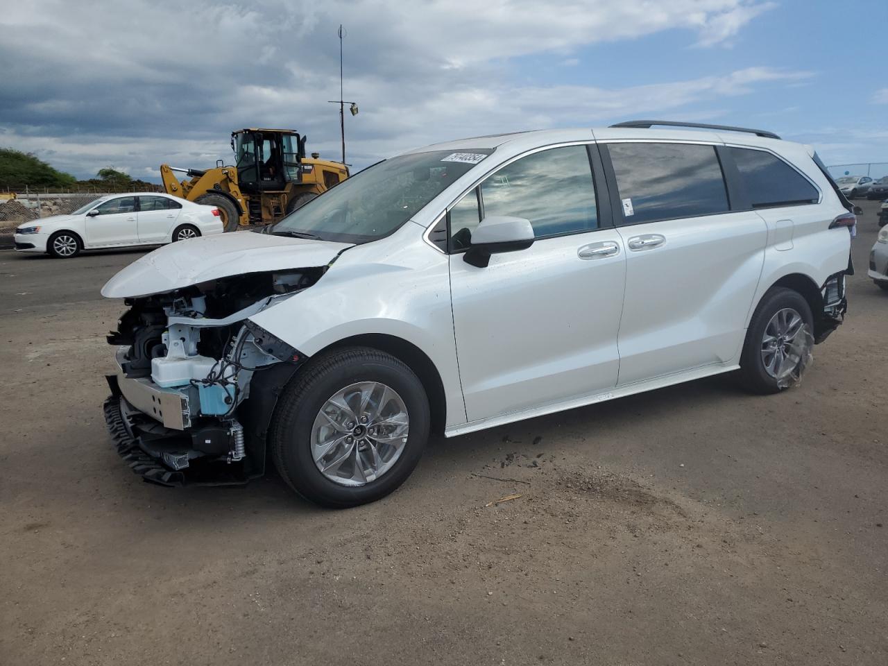 2024 Toyota Sienna Xle for Sale in Kapolei, HI - Front End