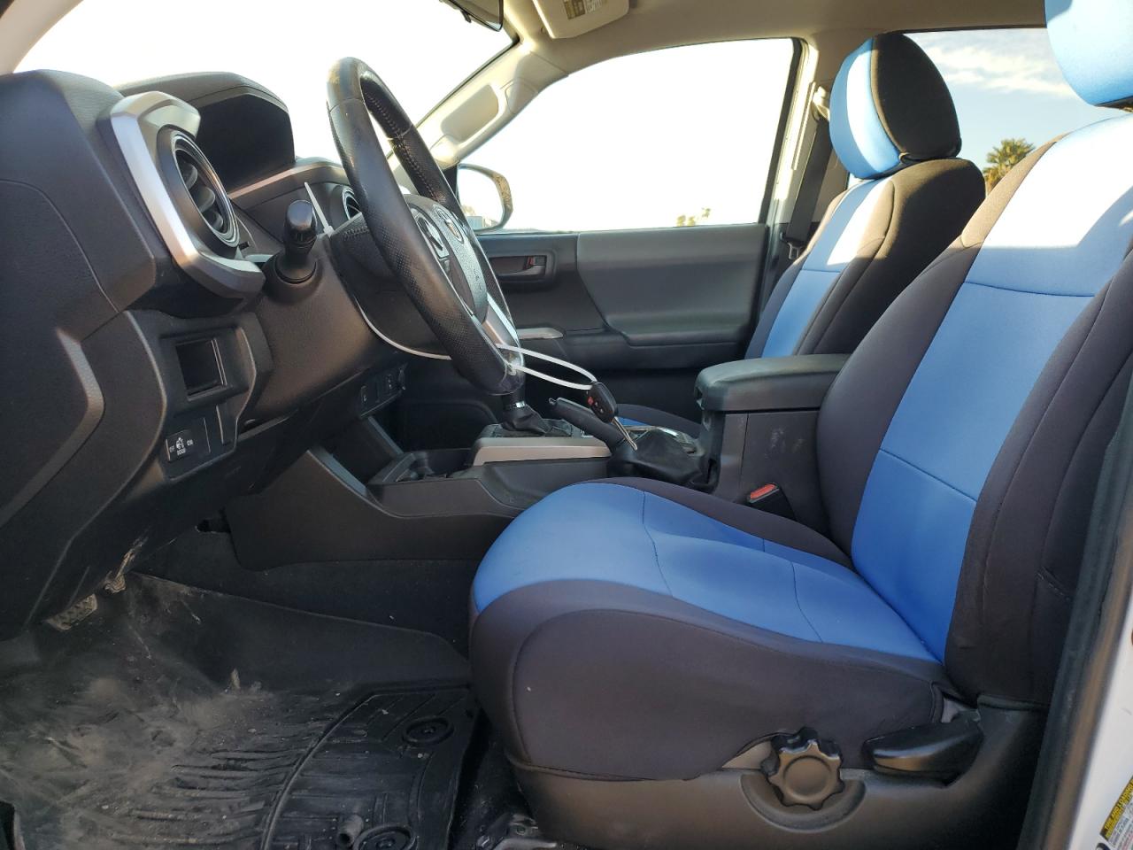 2016 Toyota Tacoma - Image 7