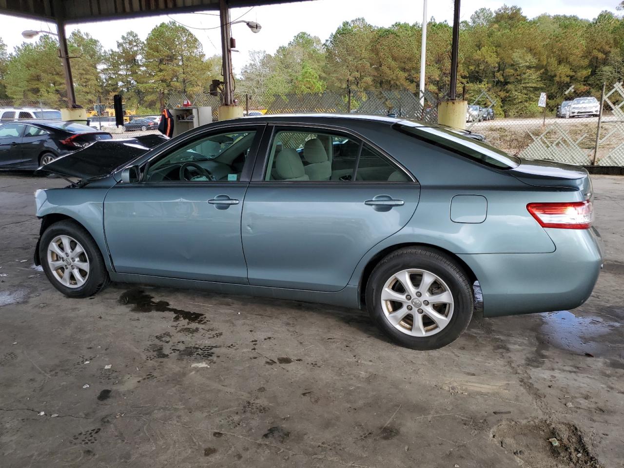 2011 Toyota Camry - Image 2