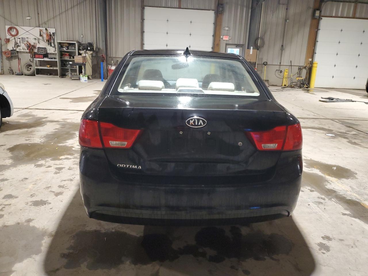 2010 Kia Optima - Image 6