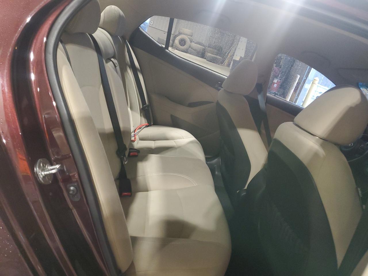 2015 Kia Optima - Image 10