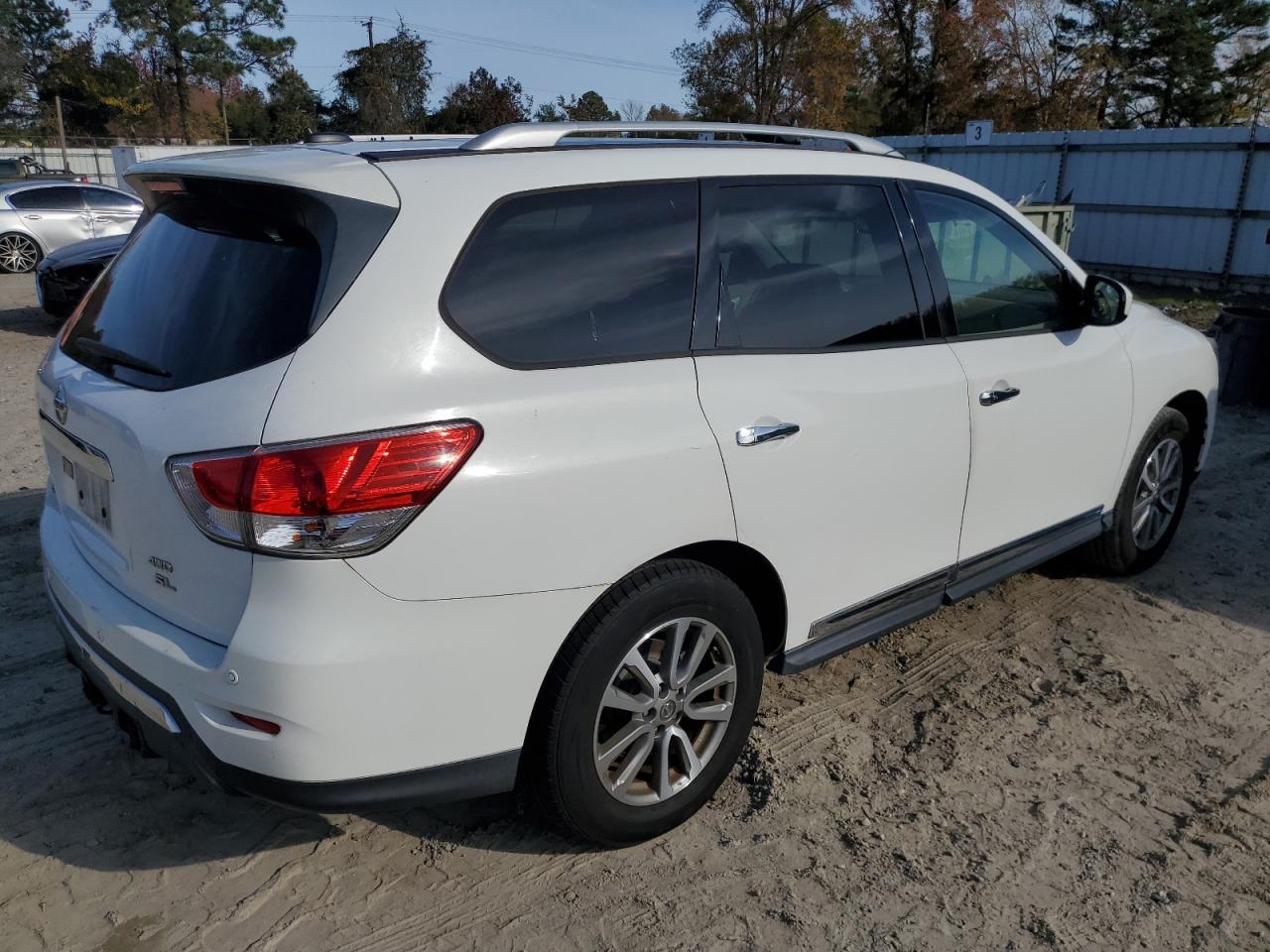 2013 Nissan Pathfinder - Image 3