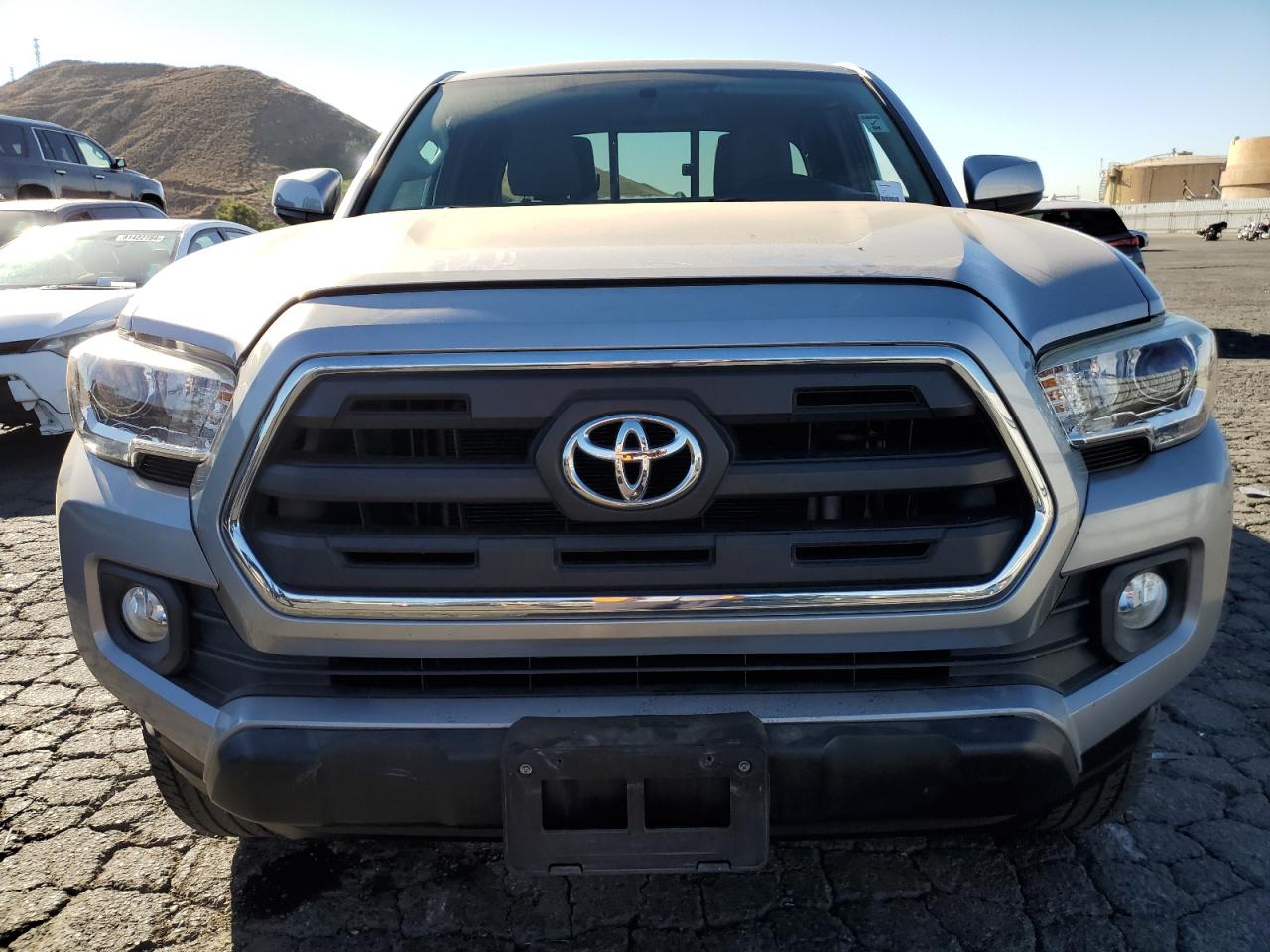 2017 Toyota Tacoma - Image 5