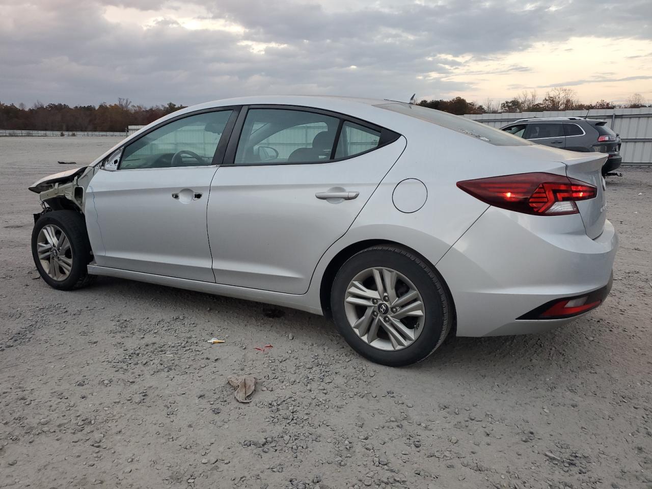 2019 Hyundai Elantra - Image 2