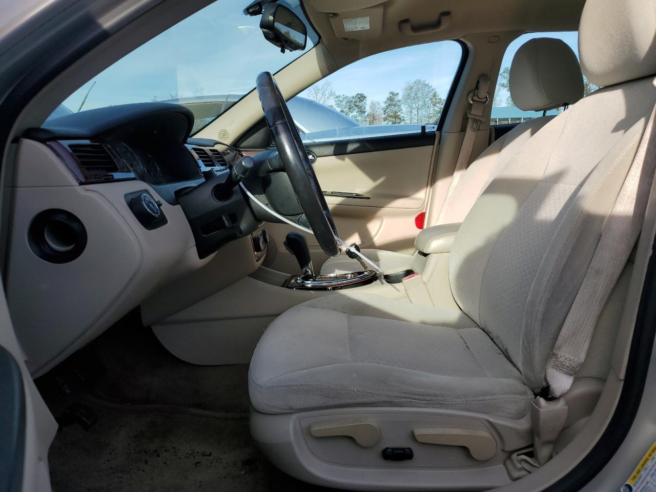 2010 Chevrolet Impala - Image 7