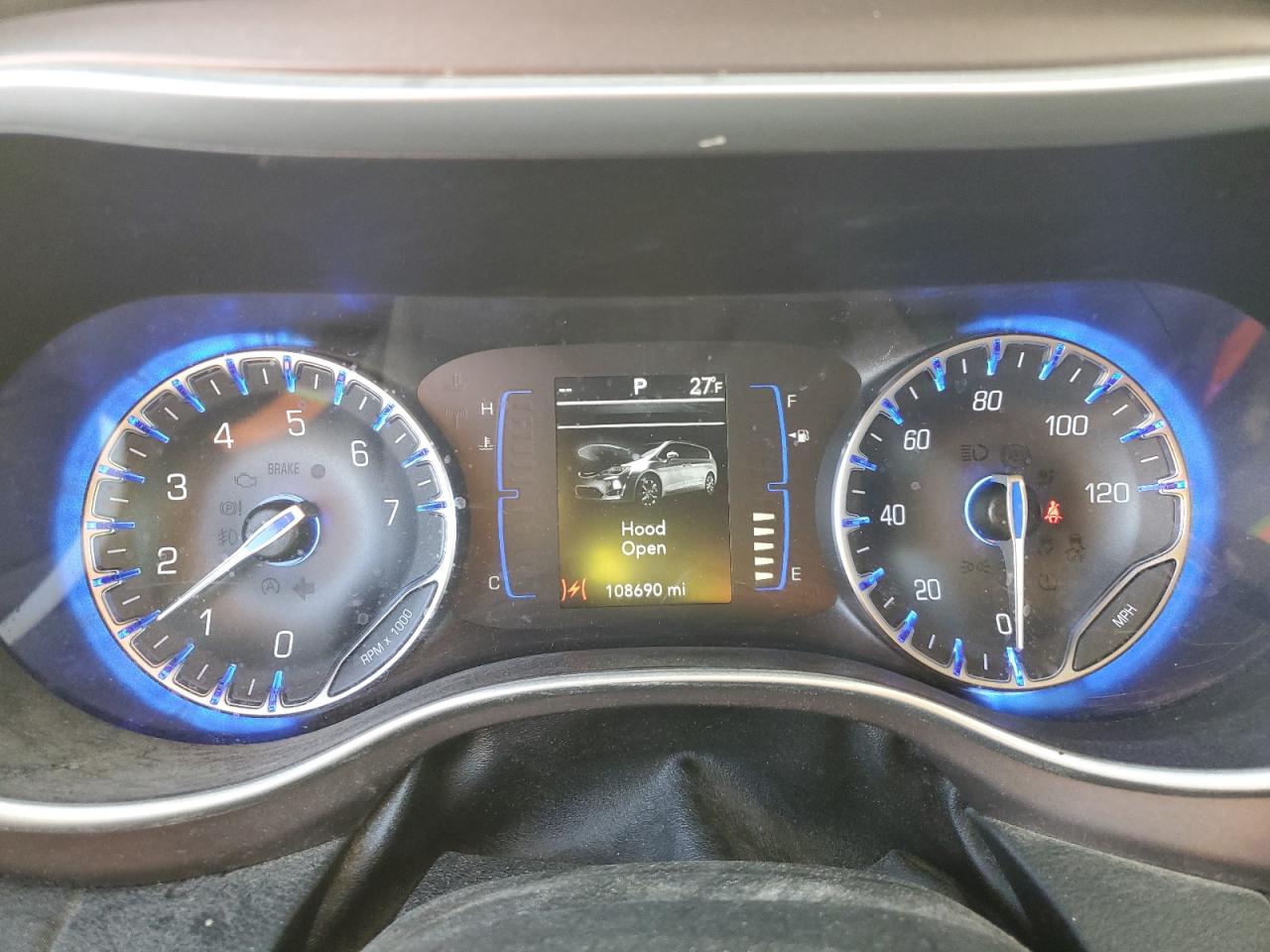 2018 Chrysler Pacifica - Image 9