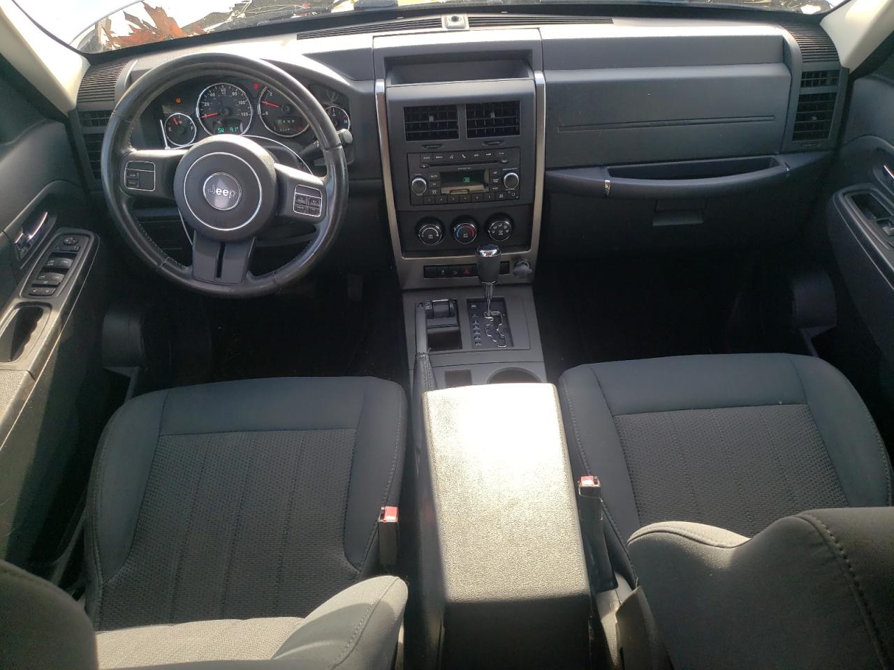 2011 Jeep Liberty (North America) - Image 8