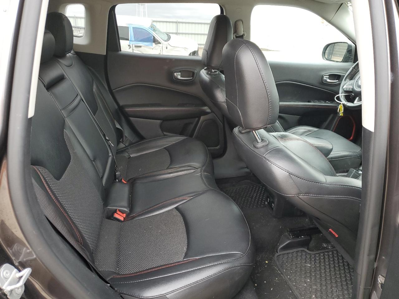 2019 Jeep Compass - Image 11