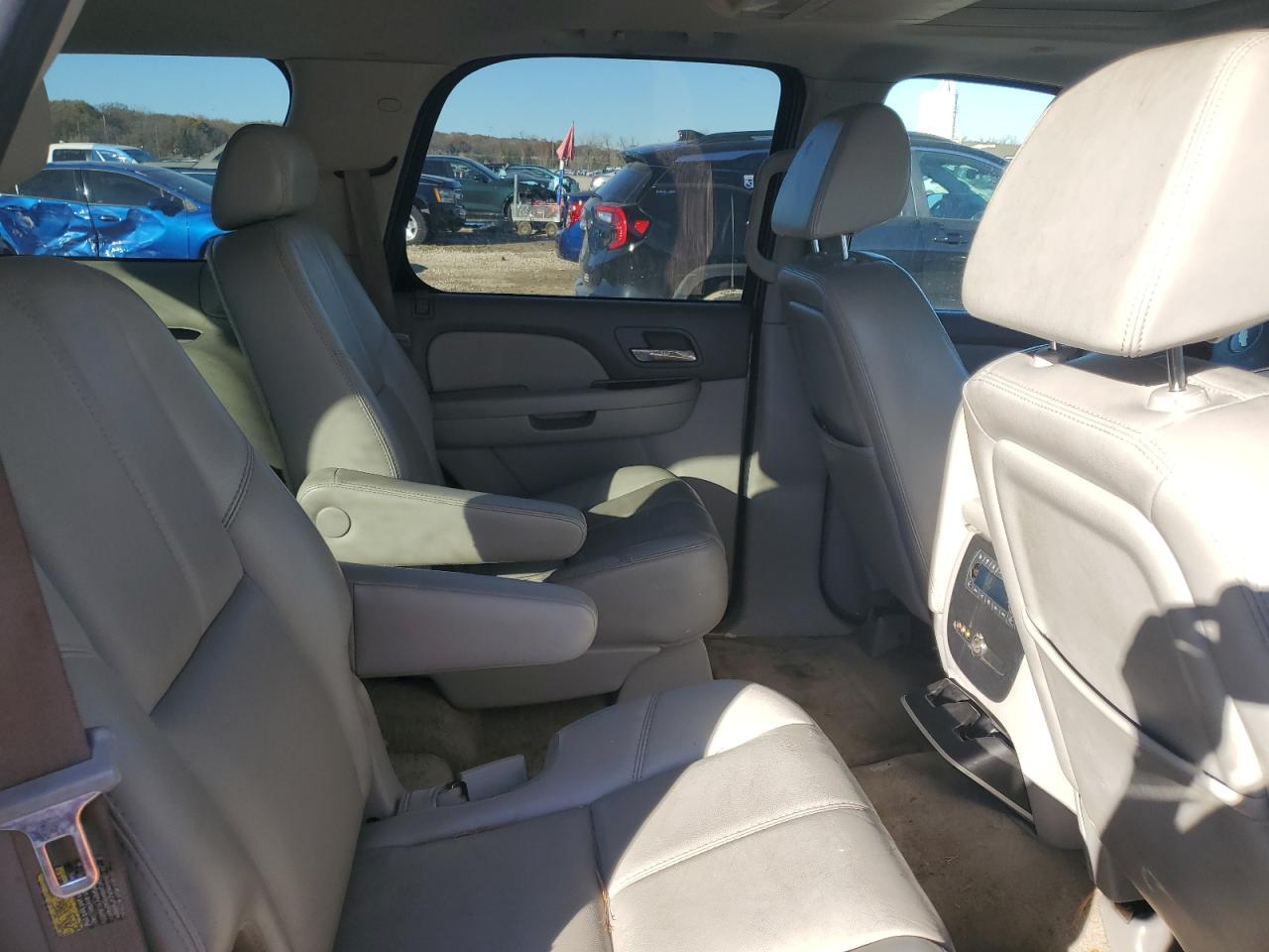 2007 Chevrolet Tahoe - Image 11