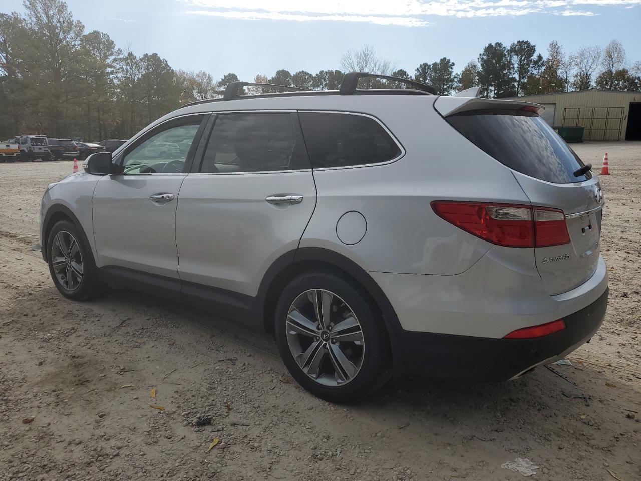 2016 Hyundai Santa Fe - Image 2