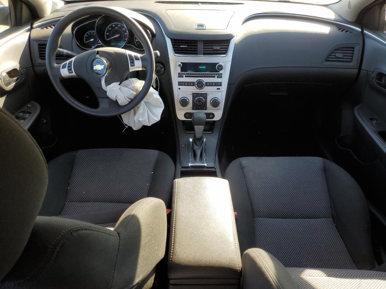 2011 Chevrolet Malibu - Image 8