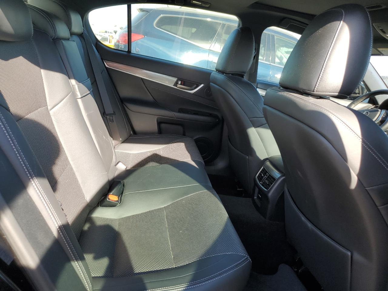 2014 Lexus GS - Image 10