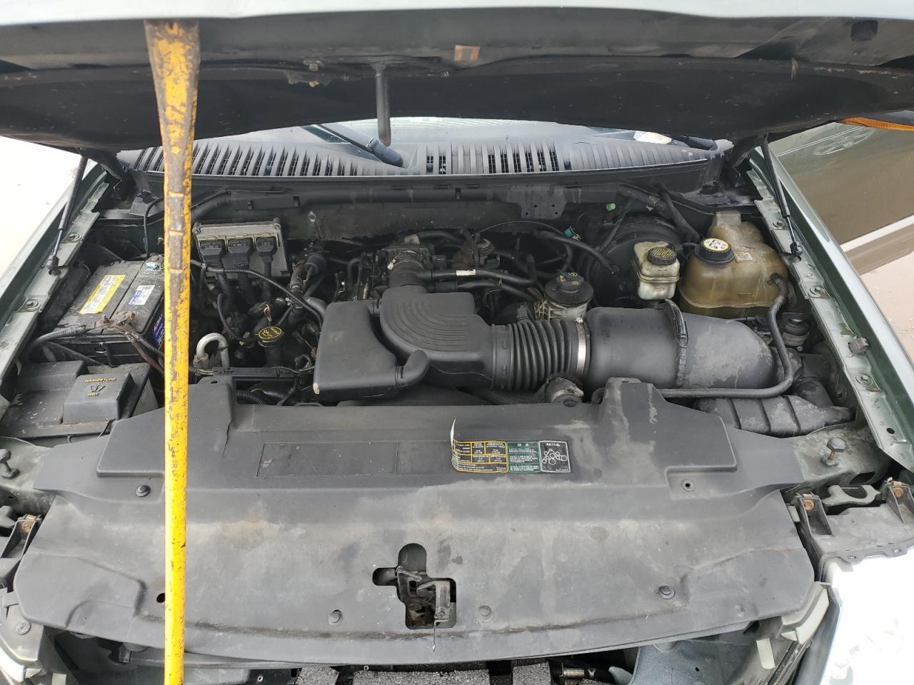 2004 Ford Expedition - Image 13