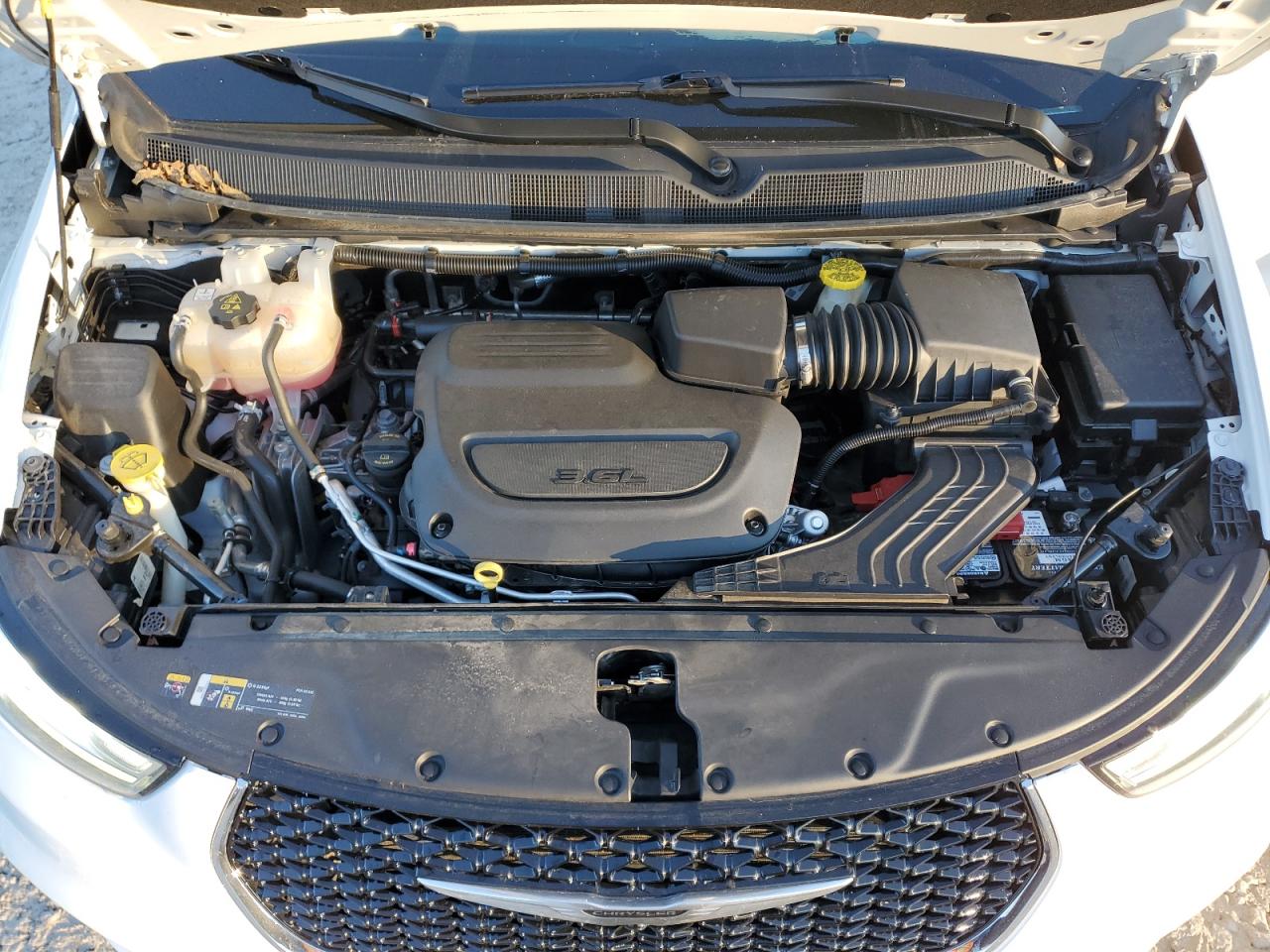 2022 Chrysler Pacifica - Image 12