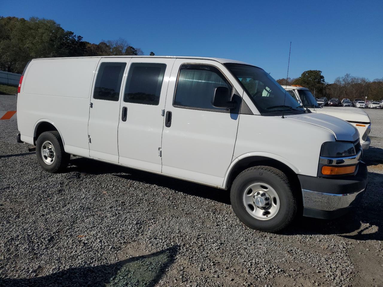 2017 Chevrolet Express - Image 4