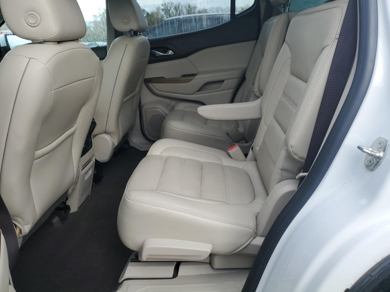 2018 GMC Acadia - Image 11