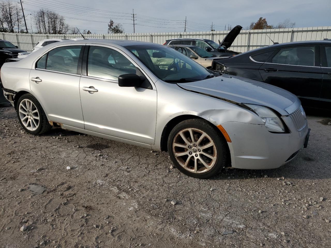 2010 Mercury Milan - Image 4