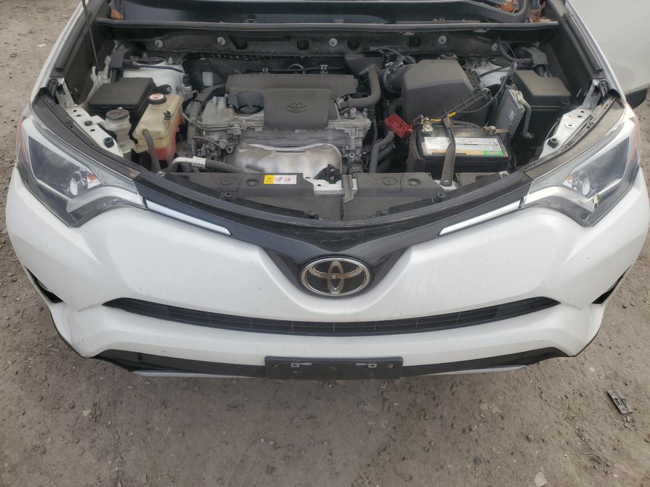 2018 Toyota RAV 4 - Image 12